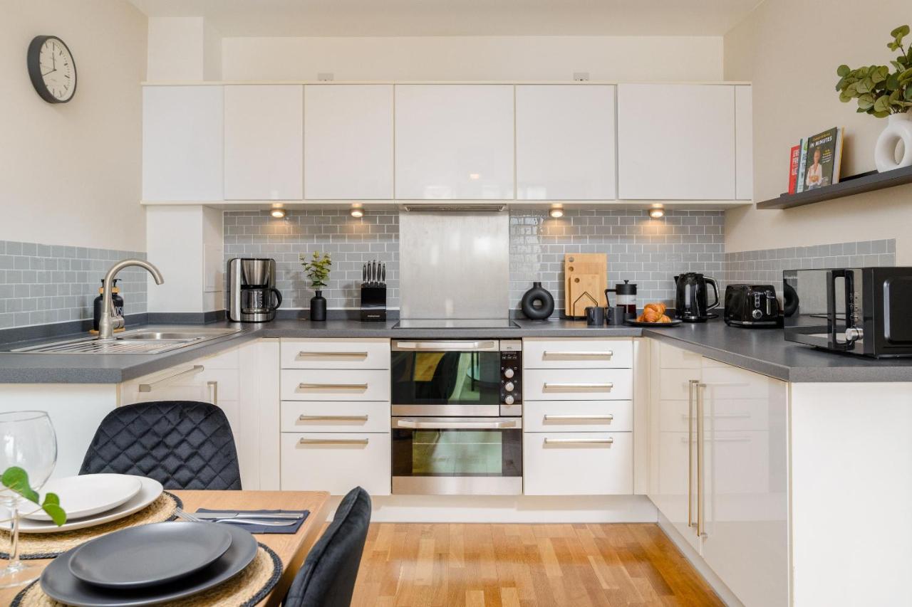 Premium Apartment - Allocated Parking - Great Location Plymouth Exterior foto